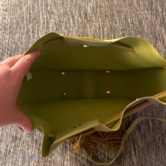 Green Tassel Handbag - Picture 2 of 2